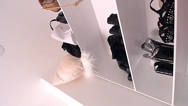 dollface17 online show from 12-29-24, 08:26