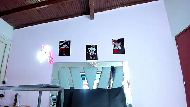 hailyehot online show from 01-04-25, 05:48