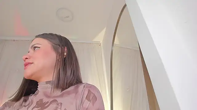 Snapshot of Petite_Lucie chatting on 01-19-25, 10:06 Petite Lucie online show from 01-19-25, 10:06