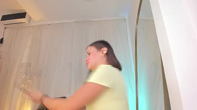 Snapshot of Petite_Lucie chatting on 01-26-25, 10:13 Petite Lucie online show from 01-26-25, 10:13