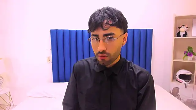 Snapshot of MilanZaire chatting on 11-28-25, 11:29 MilanZaire online show from 11-28-25, 11:29