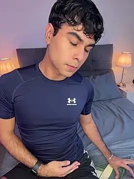 Snapshot of oliversstream chatting on 10-19-25, 10:10 oliversstream online show from 10-19-25, 10:10