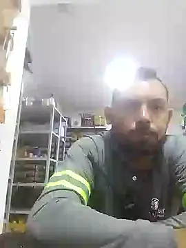 Snapshot of misterzioon chatting on 10-20-25, 03:01 misterzioon online show from 10-20-25, 03:01
