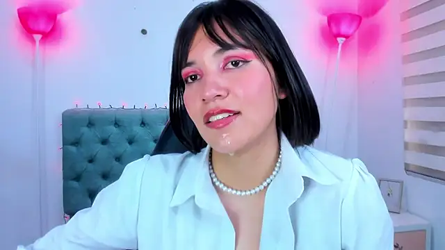 Snapshot of lina_bedoya_ chatting on 01-13-25, 05:55 lina bedoya  online show from 01-13-25, 05:55