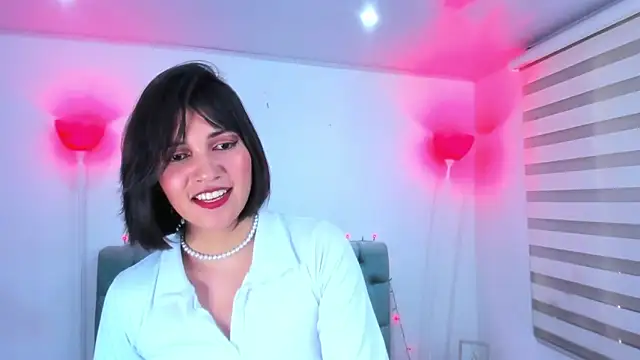 Snapshot of lina_bedoya_ chatting on 01-15-25, 02:46 lina bedoya  online show from 01-15-25, 02:46