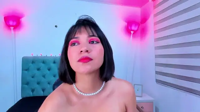 Snapshot of lina_bedoya_ chatting on 01-16-25, 11:37 lina bedoya  online show from 01-16-25, 11:37