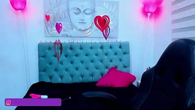 Snapshot of lina_bedoya_ chatting on 02-12-25, 03:05 lina bedoya  online show from 02-12-25, 03:05