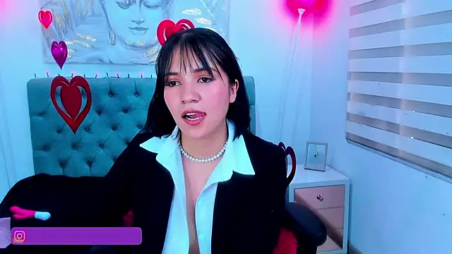 Snapshot of lina_bedoya_ chatting on 02-13-25, 11:39 lina bedoya  online show from 02-13-25, 11:39