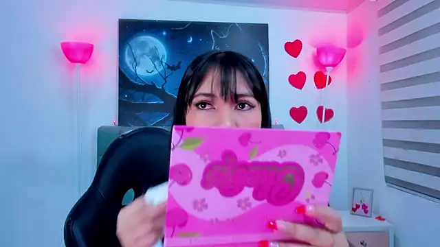 Snapshot of lina_bedoya_ chatting on 02-20-25, 11:42 lina bedoya  online show from 02-20-25, 11:42
