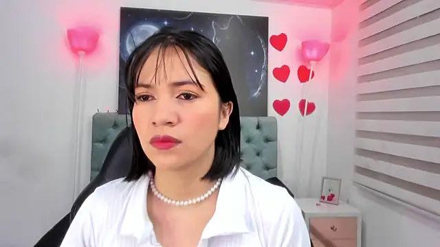 Snapshot of lina_bedoya_ chatting on 03-11-25, 11:44 lina bedoya  online show from 03-11-25, 11:44