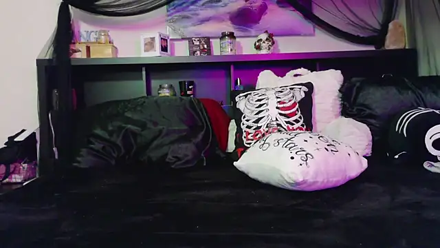 CrystalLakeXO online show from 02-03-26, 06:51