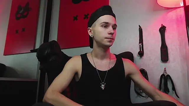 Joseph  Quinn online show from 01-22-25, 12:06