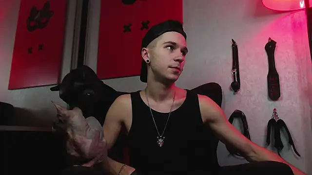 Joseph  Quinn online show from 01-25-25, 12:06