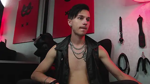 Joseph  Quinn online show from 02-21-25, 11:01