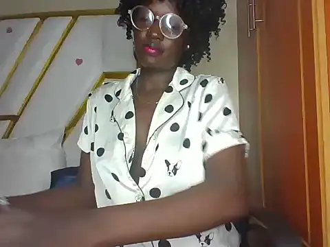 Snapshot of cutesmiling chatting on 03-13-25, 05:18 cutesmiling online show from 03-13-25, 05:18