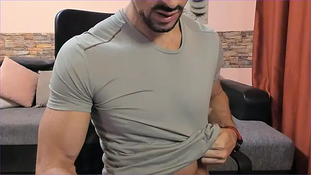 HotHunkTrainer online show from 09-21-25, 06:48