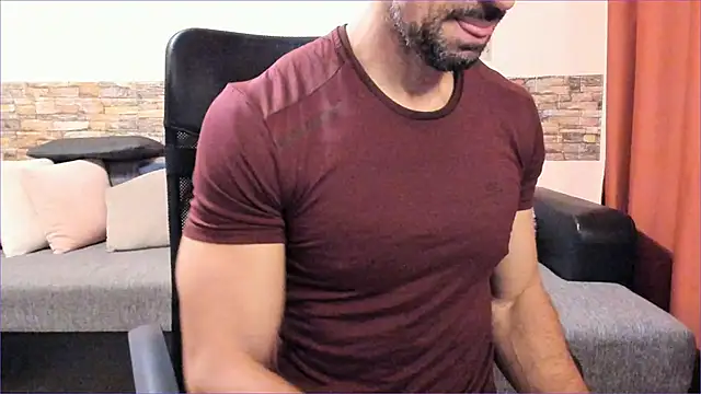 HotHunkTrainer online show from 10-10-25, 07:18