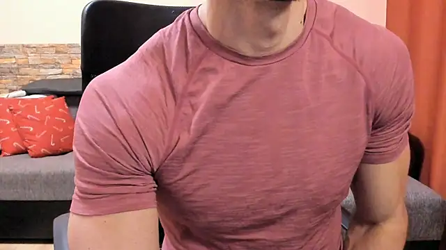 HotHunkTrainer online show from 02-08-26, 09:56