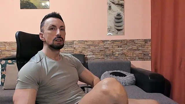 HotHunkTrainer online show from 02-23-26, 09:17