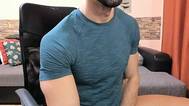 HotHunkTrainer online show from 04-27-26, 08:12