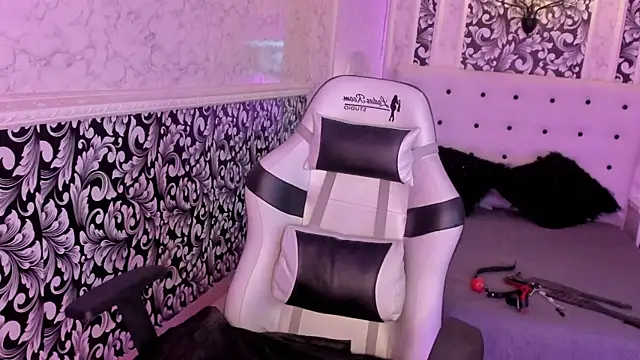 Foxy Slave online show from 01-19-25, 01:01