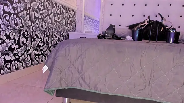 Foxy Slave online show from 01-29-25, 08:51