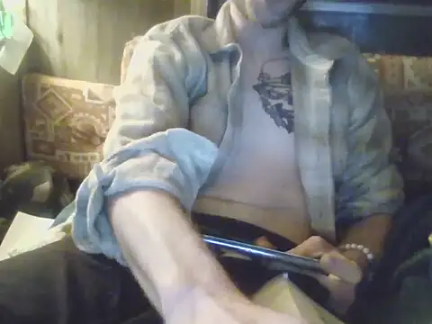 Snapshot of Irishman9077 chatting on 10-17-25, 08:28 Irishman9077 online show from 10-17-25, 08:28