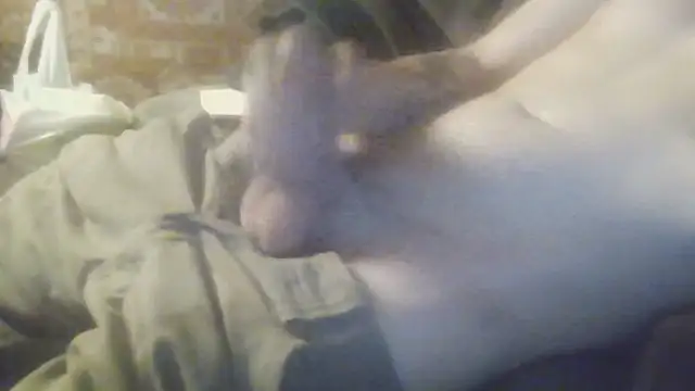 Snapshot of Irishman9077 chatting on 10-19-25, 04:02 Irishman9077 online show from 10-19-25, 04:02