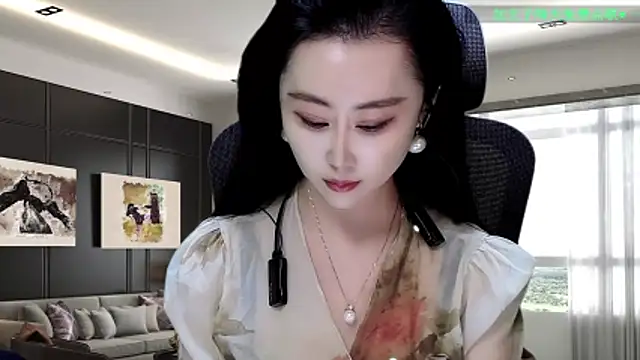 W-E-N-123 online show from 12-20-25, 01:45