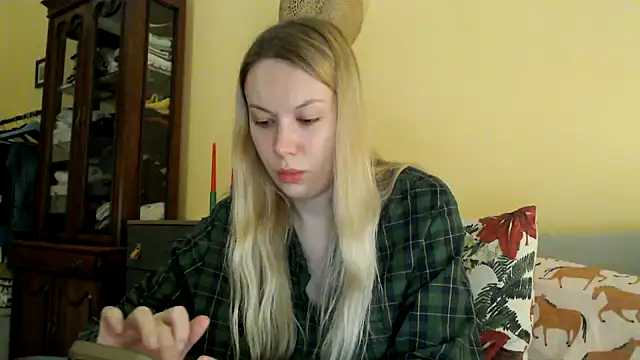 Scarlettford online show from 12-12-24, 03:16