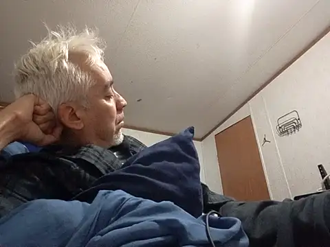 Xoc8  online show from 11-04-25, 10:53