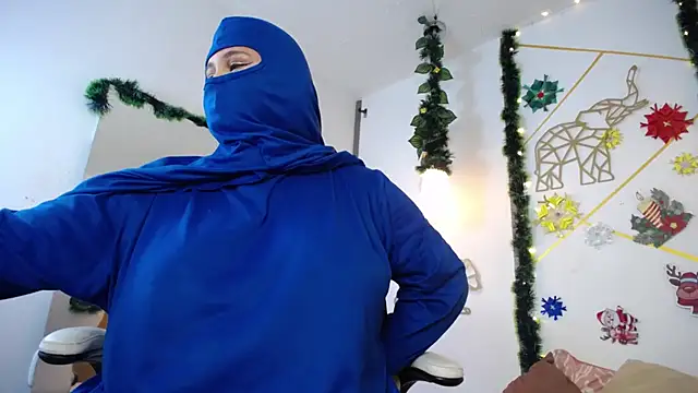 Snapshot of SalmaZaman chatting on 01-03-25, 12:00 SalmaZaman online show from 01-03-25, 12:00