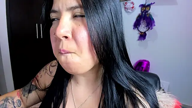 AilynRed online show from 02-18-25, 04:26