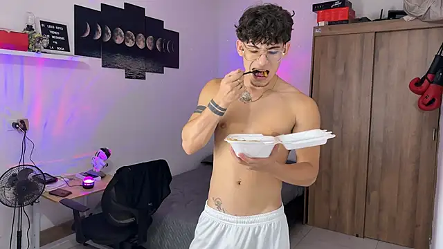 Snapshot of Kisan_Smith chatting on 10-27-25, 05:22 Kisan Smith online show from 10-27-25, 05:22