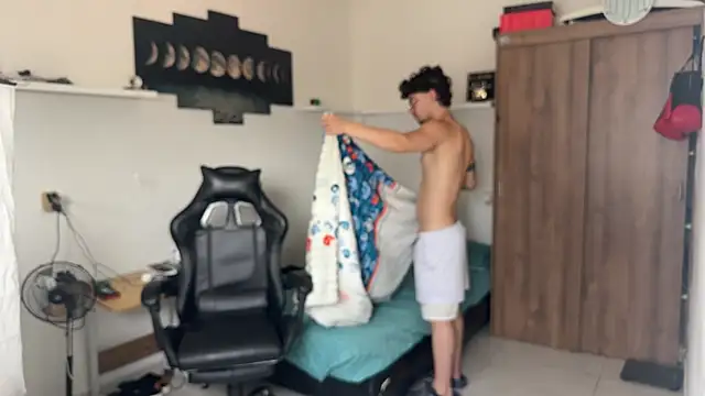 Kisan Smith online show from 04-25-26, 05:32