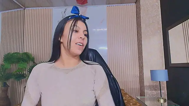 Snapshot of Juliet_Nasty chatting on 10-30-25, 12:17 Juliet Nasty online show from 10-30-25, 12:17