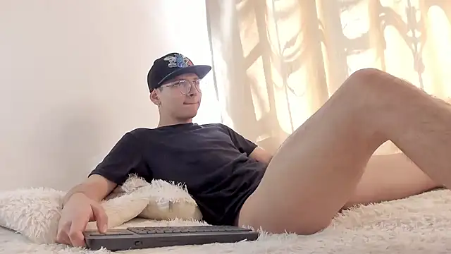 a lejandro 0 8 online show from 12-07-24, 05:53