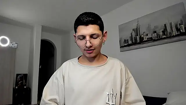 a lejandro 0 8 online show from 03-12-25, 10:37