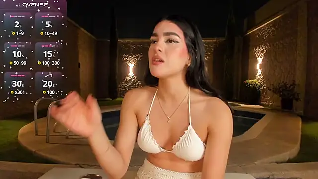 Snapshot of Antonellaparis_ chatting on 03-17-25, 08:51 Antonellaparis online show from 03-17-25, 08:51