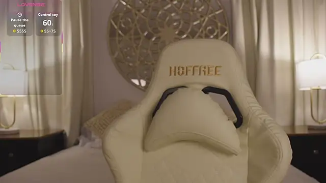 Snapshot of Antonellaparis_ chatting on 09-29-25, 02:38 Antonellaparis online show from 09-29-25, 02:38