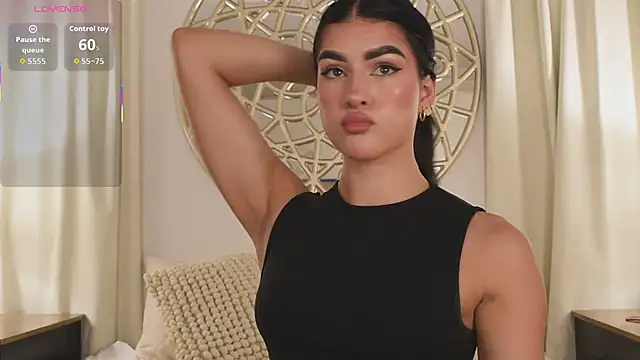 Snapshot of Antonellaparis_ chatting on 10-17-25, 02:26 Antonellaparis online show from 10-17-25, 02:26