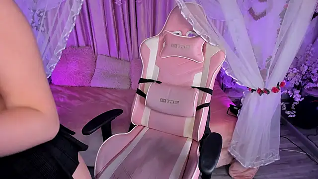 Snapshot of ino_yamanaka_ chatting on 12-12-24, 12:59 ino yamanaka online show from 12-12-24, 12:59