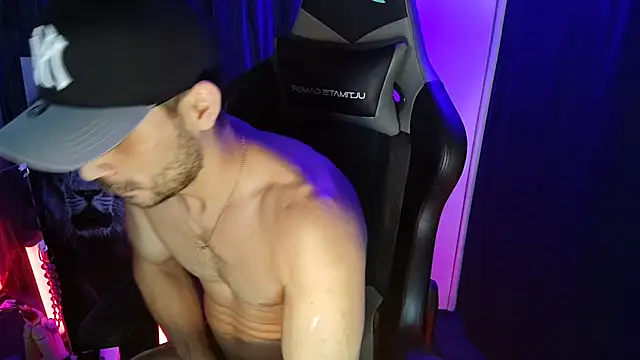 sexyboycolombi4 online show from 01-22-25, 11:45