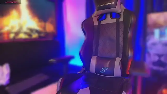 sexyboycolombi4 online show from 10-15-25, 11:05