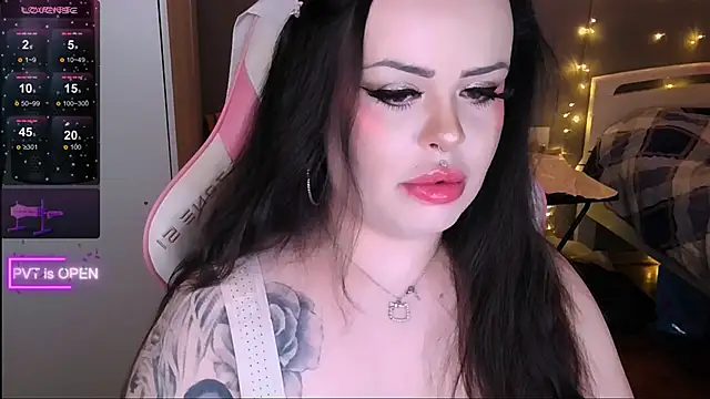 Snapshot of og_maddison chatting on 04-15-26, 05:42 og maddison online show from 04-15-26, 05:42