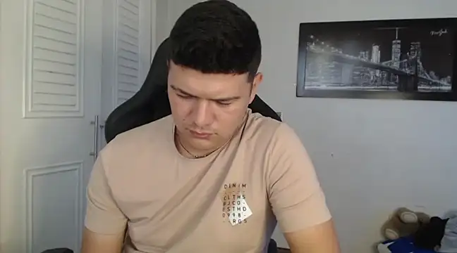 Snapshot of Plug_Control chatting on 01-18-25, 07:37 Plug Control online show from 01-18-25, 07:37