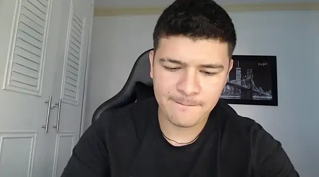 Snapshot of Plug_Control chatting on 02-13-25, 05:11 Plug Control online show from 02-13-25, 05:11