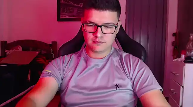 Snapshot of Plug_Control chatting on 02-19-25, 05:49 Plug Control online show from 02-19-25, 05:49