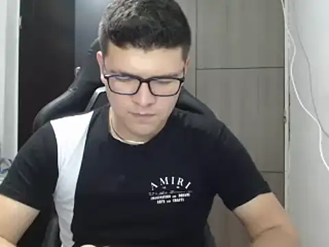 Plug Control online show from 03-01-25, 06:43