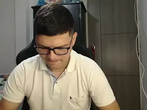 Plug Control online show from 03-04-25, 02:21